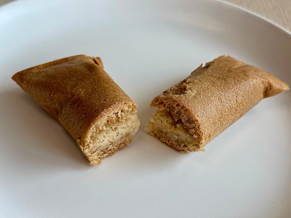 ほろほろっとした口どけのミルクあんに、ほんのりコーヒーの風味が広がります  