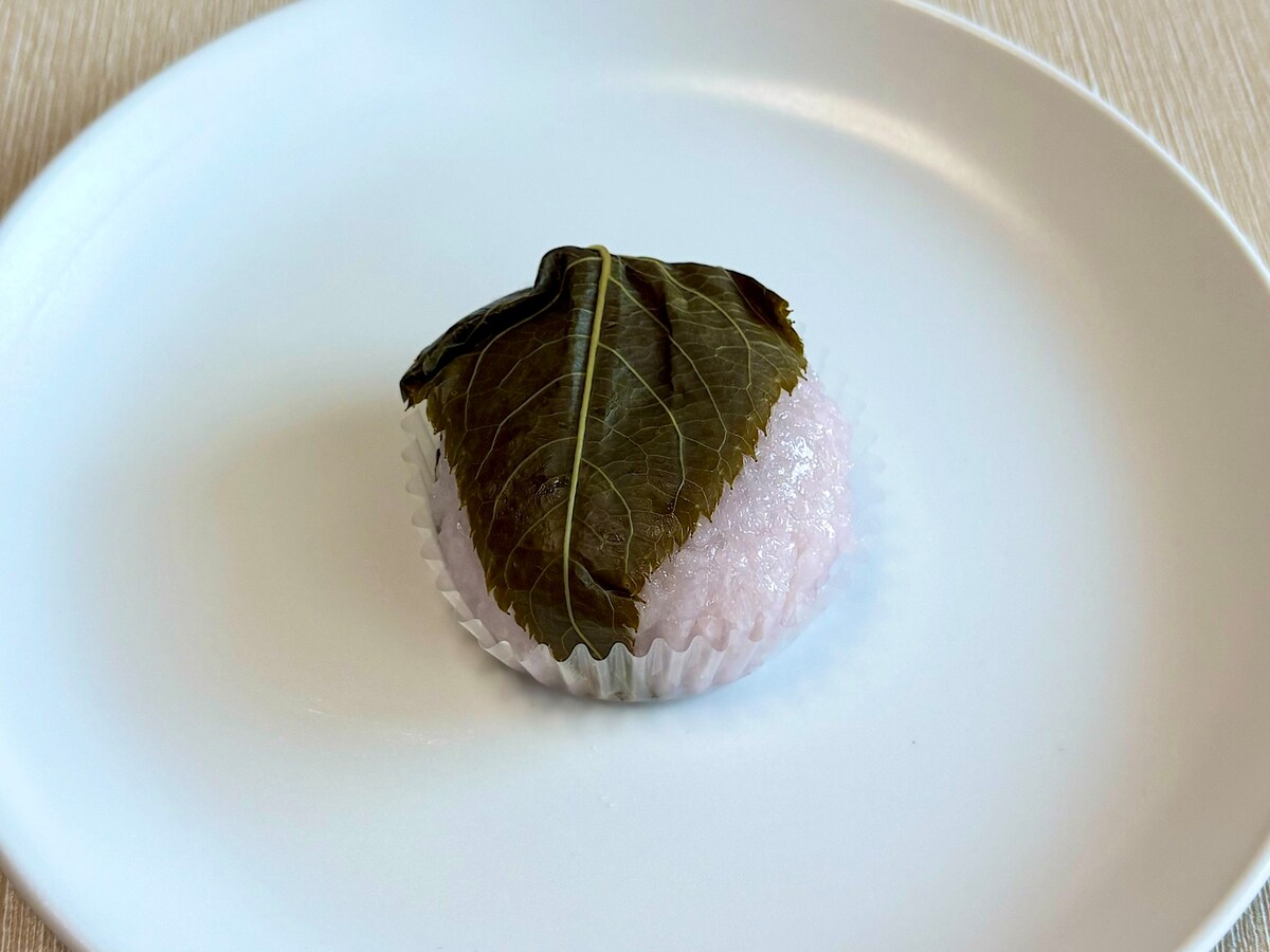 「大島桜の桜餅」151円 （税込） 