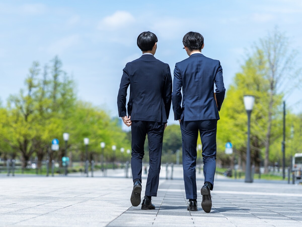 高身長の男性がモテるというのは過去の話？（画像：PIXTA）