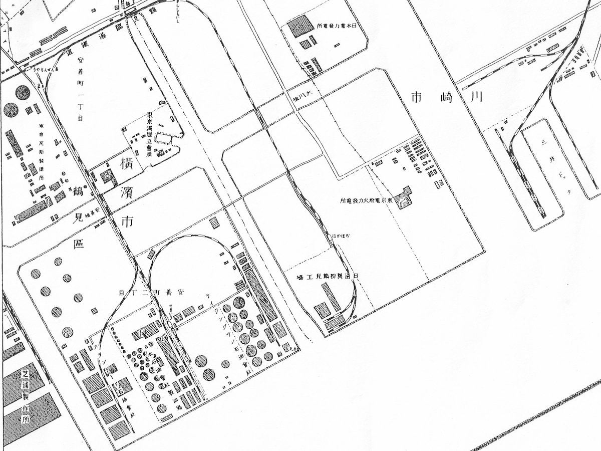 1931(昭和6)年修正測量の「安善町」地形図部分。石油駅の位置に「せきいう」の駅名が見られる(出典:国土地理院)