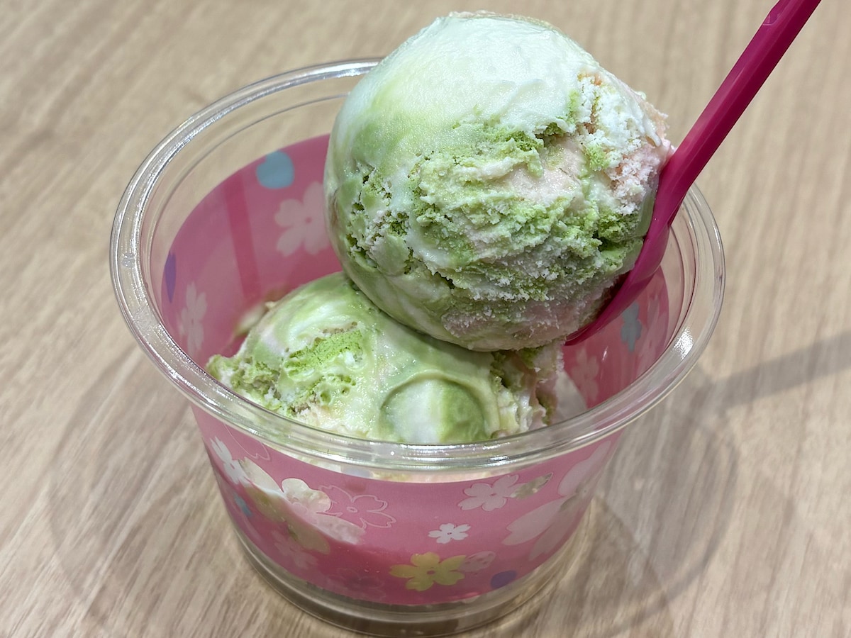 「お花見だんご ～さくら風味～」スモールダブルカップ 510円（税込）  