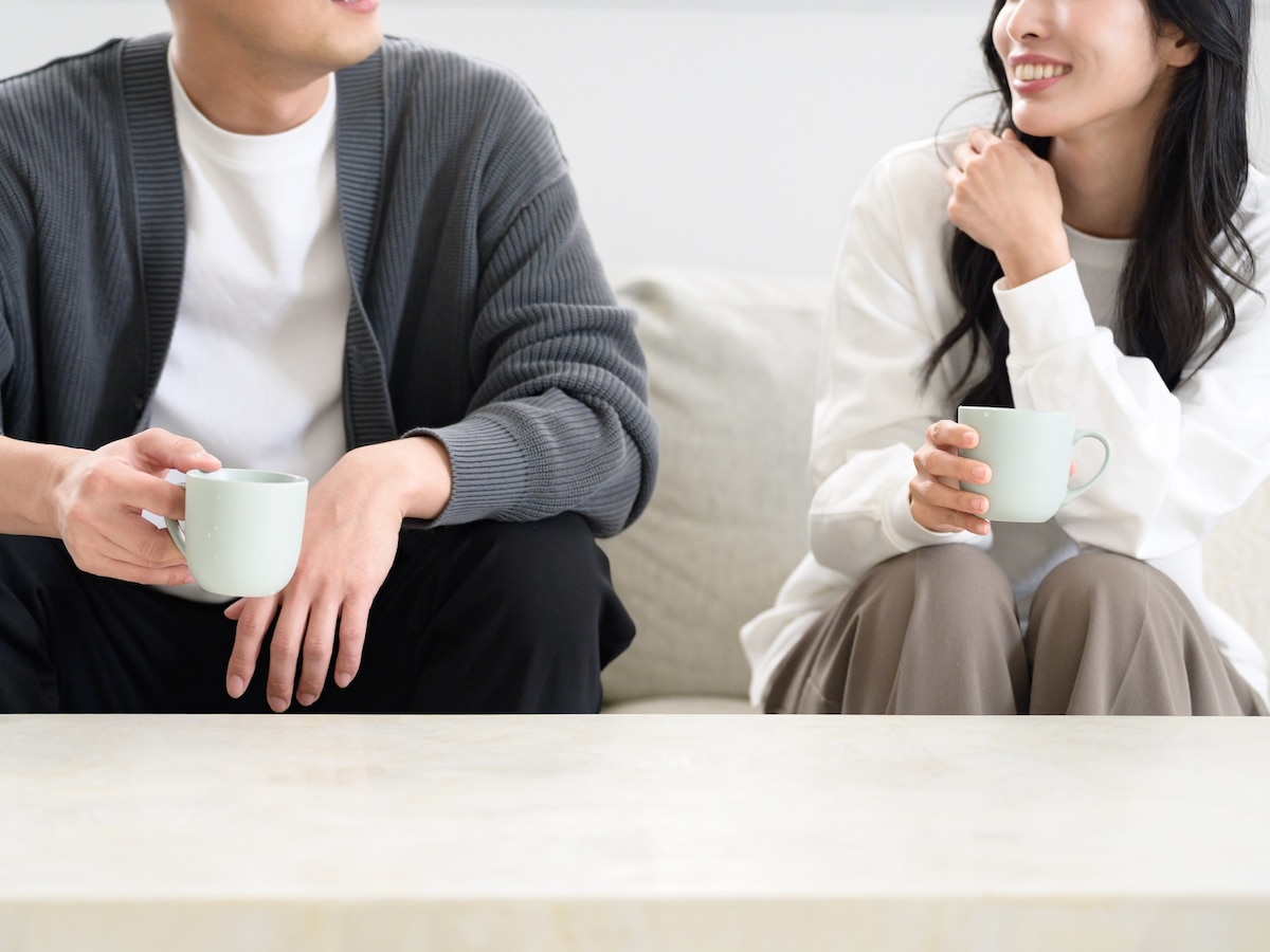 支え合う夫婦になるために必要なこととは？（画像：PIXTA）