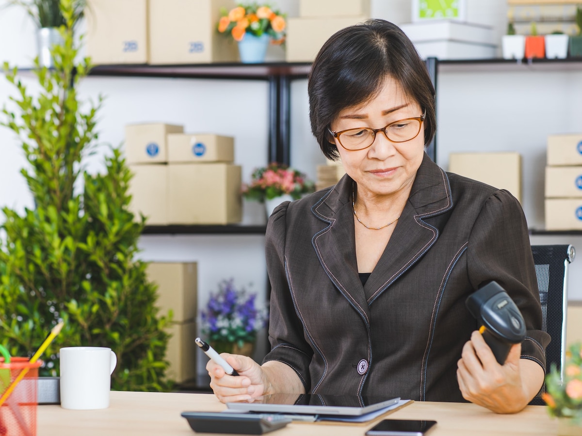 夫の加給年金は停止になる？（画像：PIXTA）
