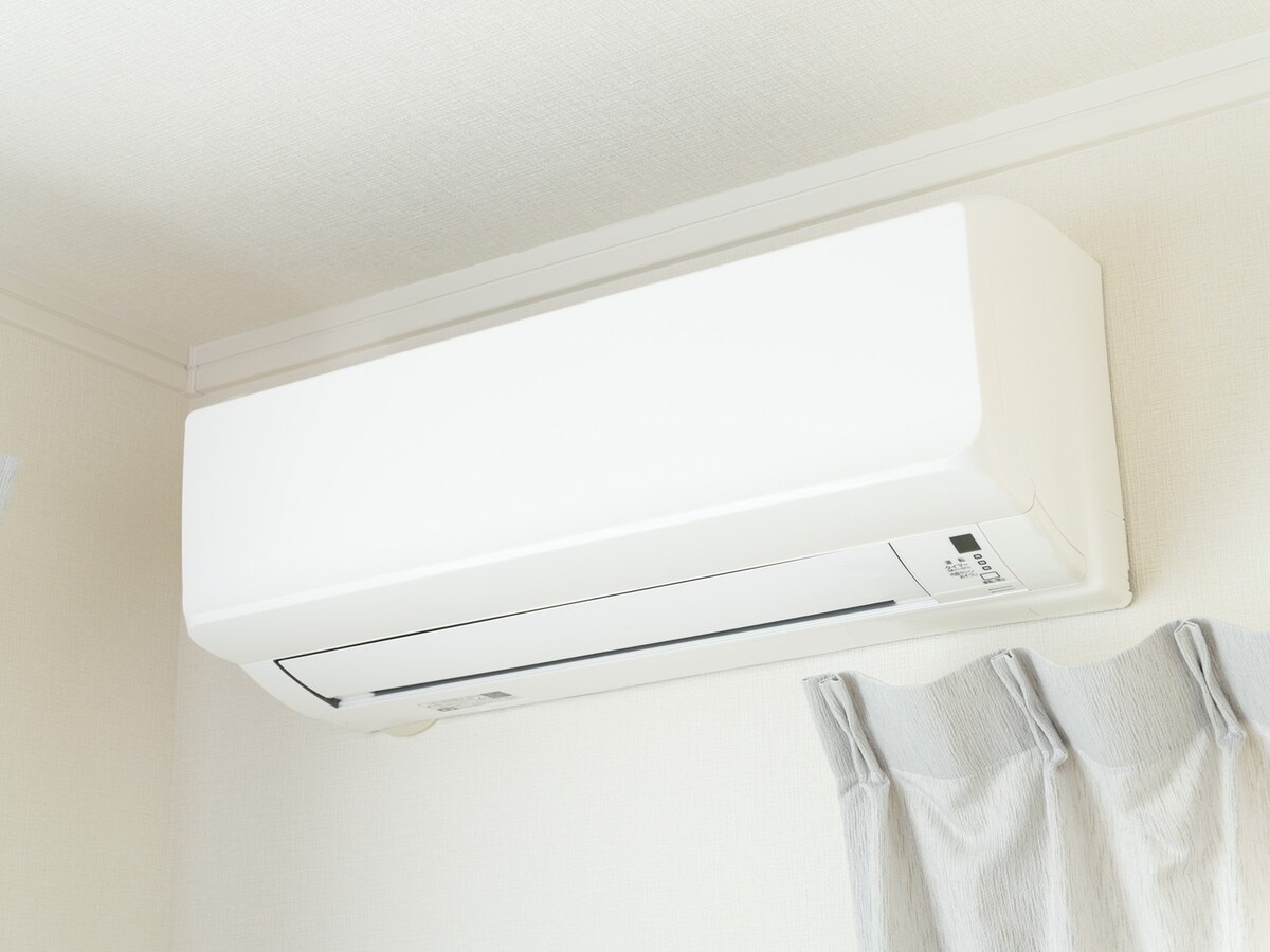 電気代を節約するために暖房を使わずに過ごしていたら…… ※画像：PIXTA