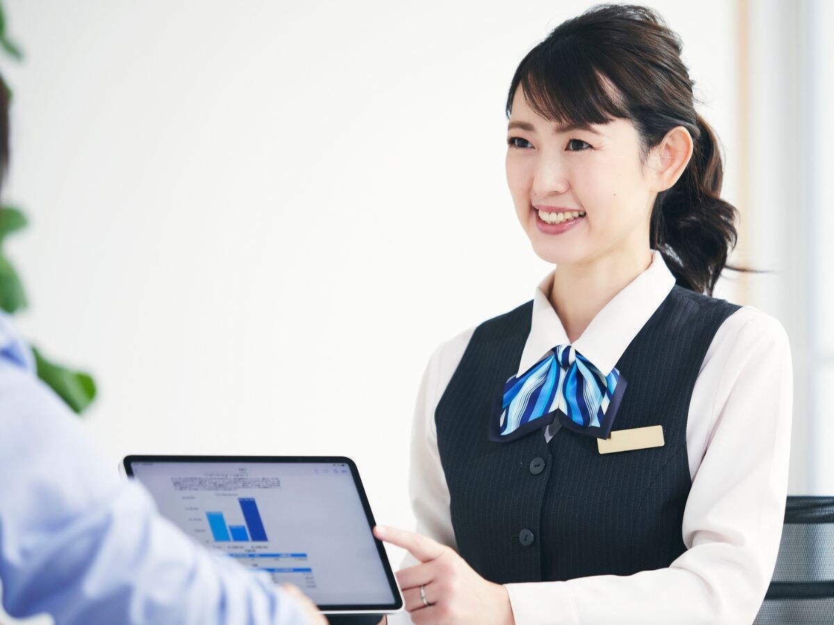 最近、銀行窓口や店舗が減っている気が……ネットが苦手なシニア世代はどうすればいい？
