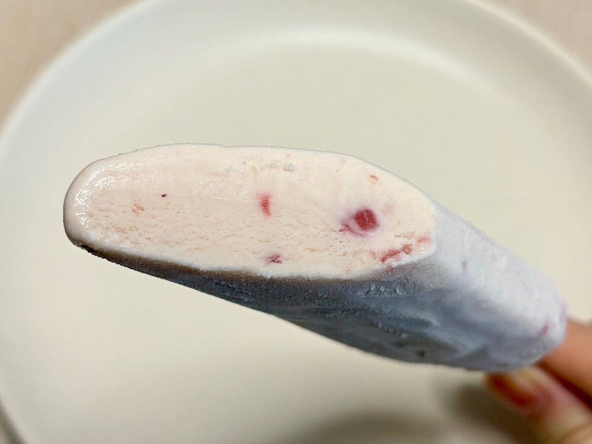 完熟いちごの甘みと、ミルク感あふれるクリーミーな味わいが絶品！  