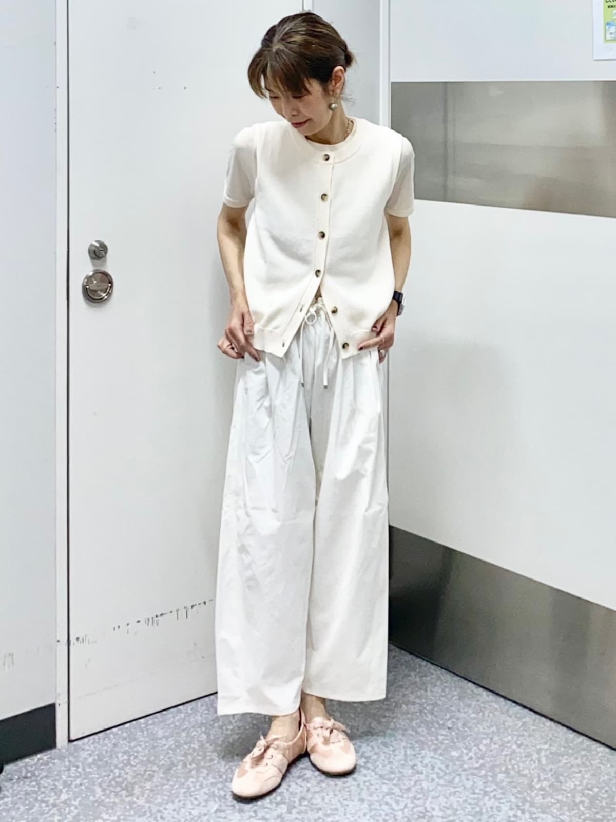 ノースリーブで着るほか、Tシャツなどとレイヤードも楽しめます　出典：StyleHint
