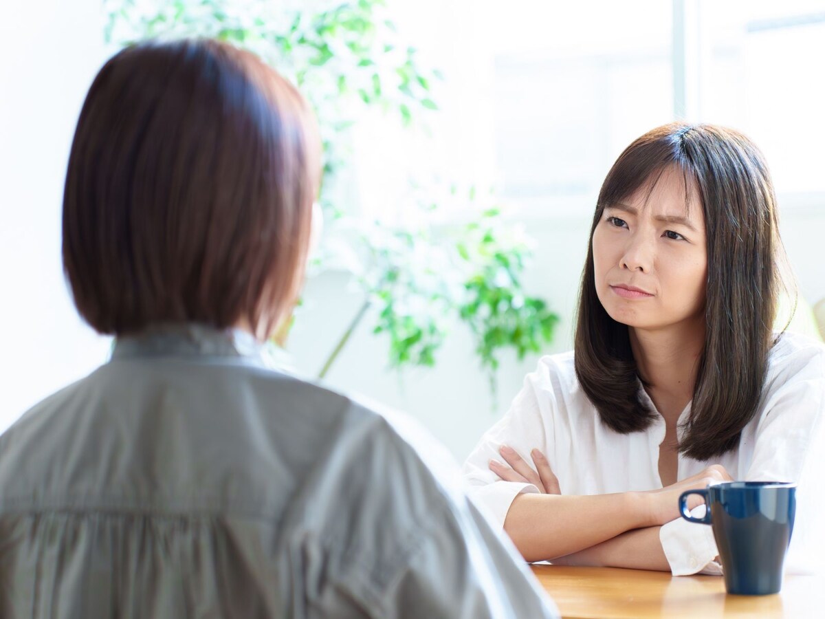 話す姉妹