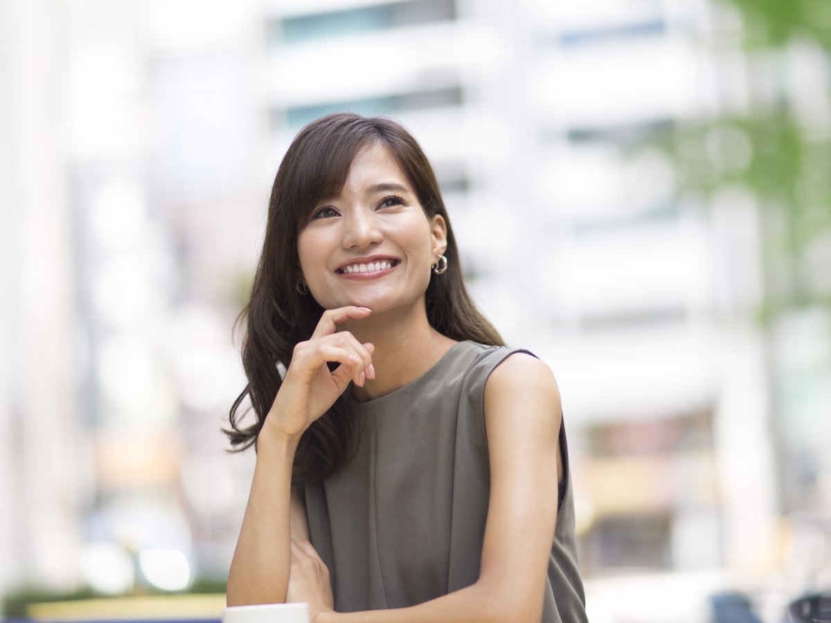 ゆうちょ銀行とネット銀行の定期預金。50万円を３年・5年・10年預けた場合の利息は？ ※画像：amanaimages