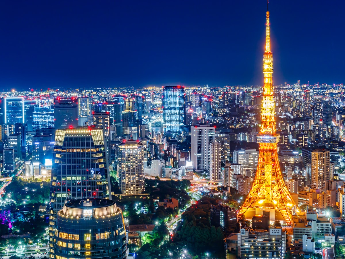 株価3万8000円超、失業率2％台。あの熱狂は本当に「潰すべき悪」だったのか。 （※サムネイル画像：PIXTA）