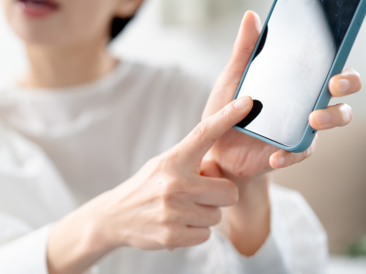 結婚後もマッチングアプリを利用していた夫に激怒（画像：PIXTA）