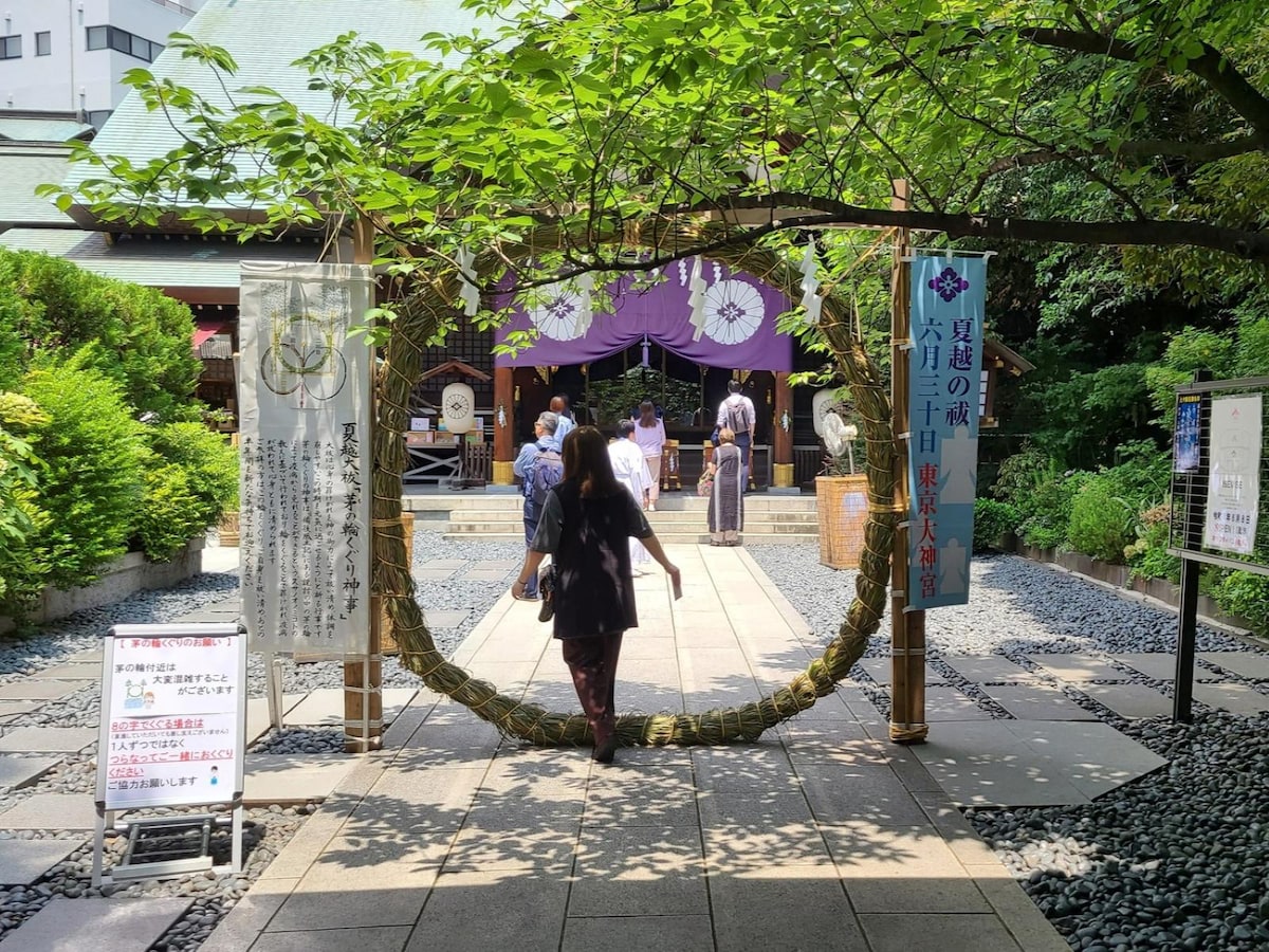 東京大神宮。茅の輪をくぐって無病息災を祈ります ※画像：PIXTA