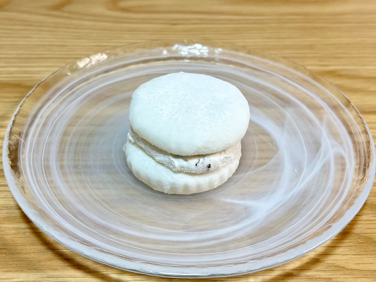 冷凍庫で保存するタイプのスイーツ。食べる前に解凍します 