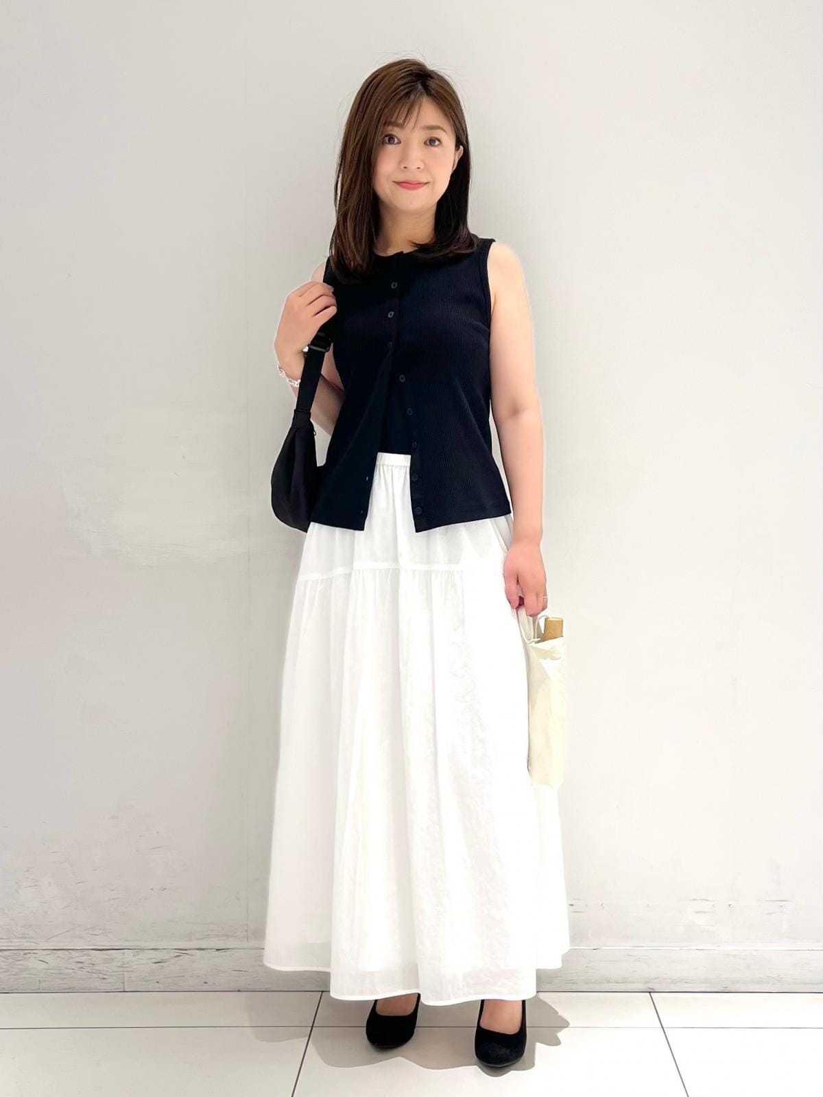 トップスをコンパクトにすると、スカートのボリュームがより華やかに仕上がります　出典：StyleHint