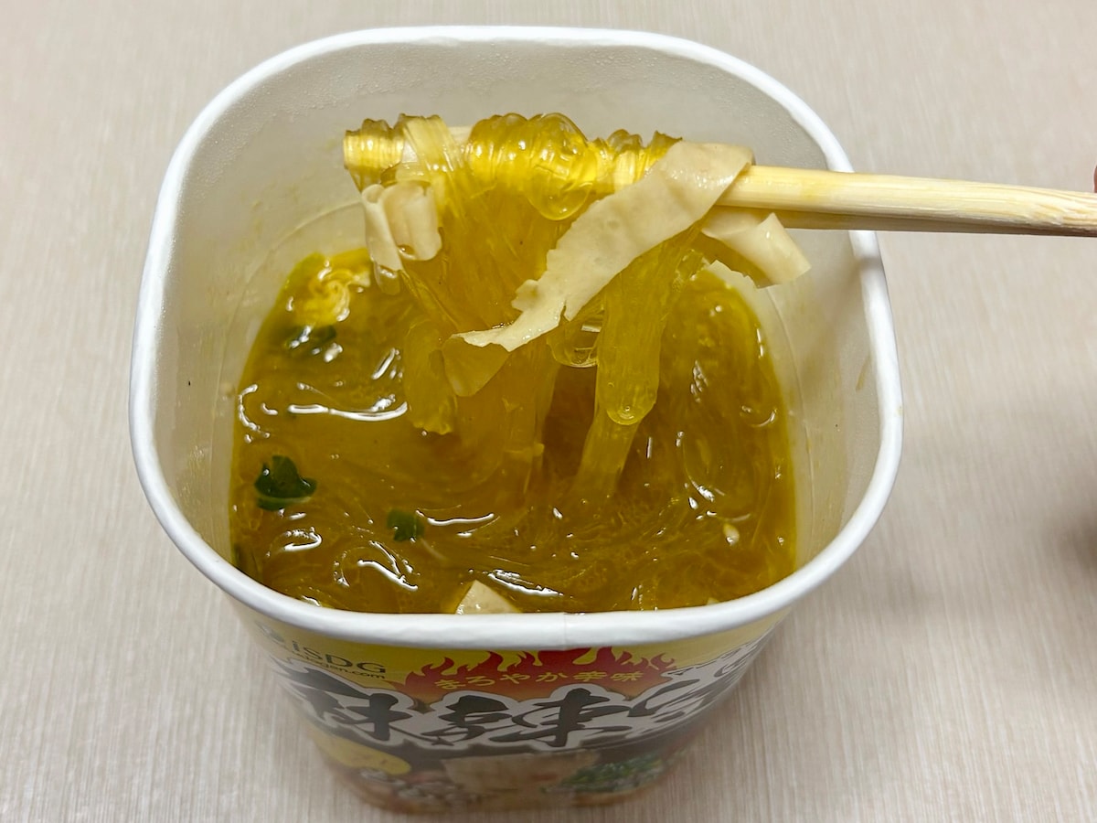即席春雨麺とは思えないもちもち食感！専門店のような味わいが魅力です