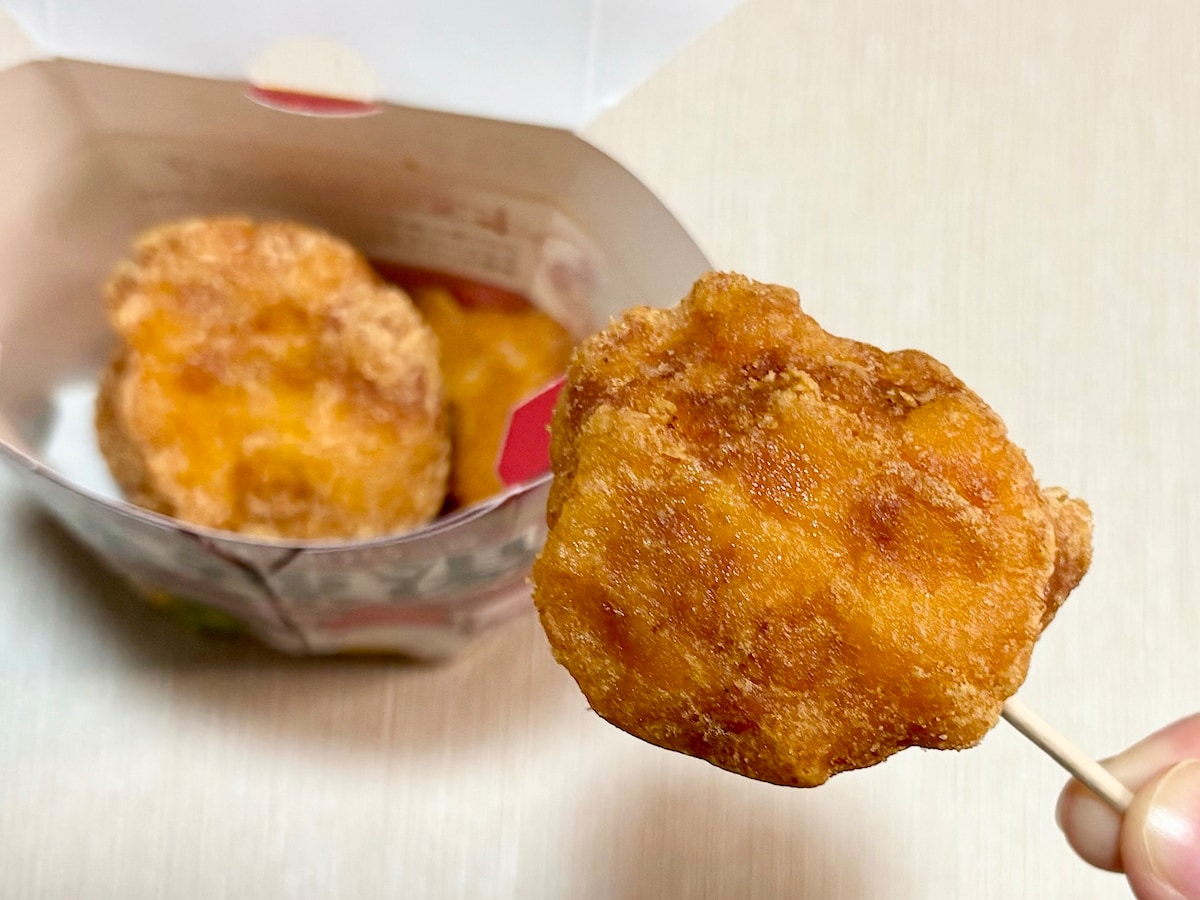花椒やカルダモンなどのスパイスが効いたからあげクンがクセになる！ 