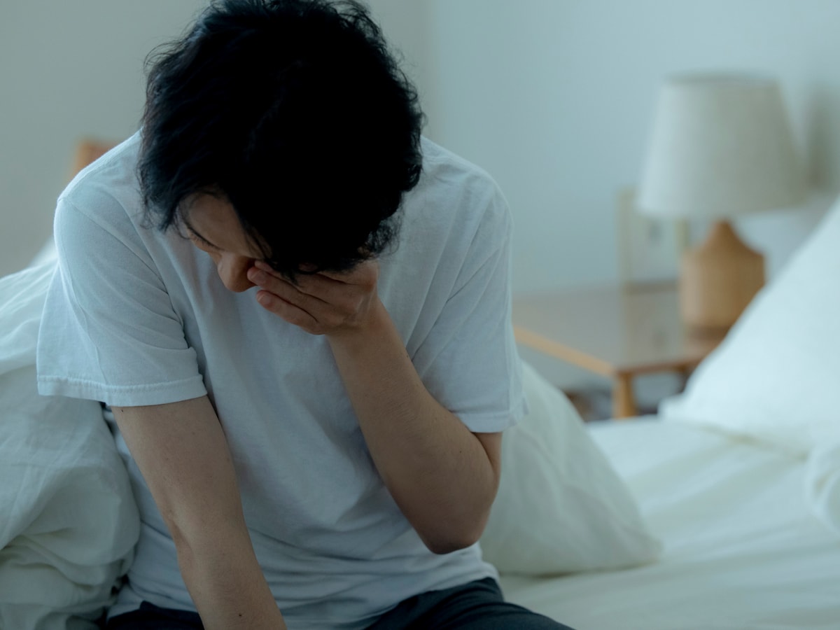 睡眠時間が短い日本人、それでも長寿なのは？ ※画像：PIXTA