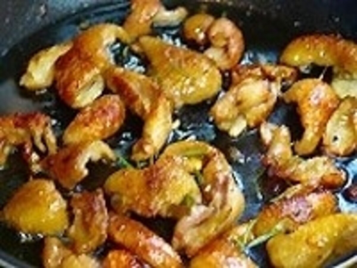 鶏皮の白ワイン揚げ
