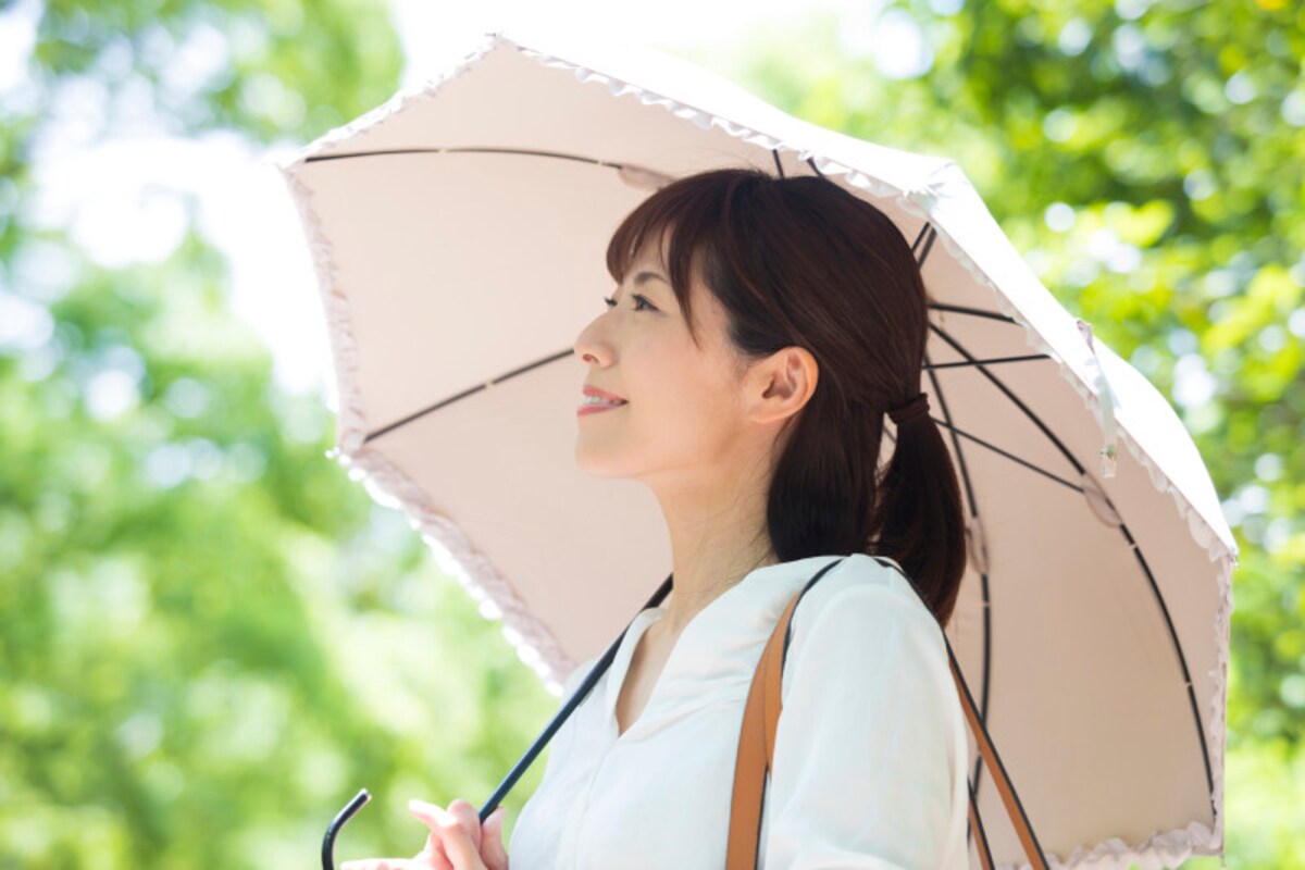 日傘の洗い方・汚れの落とし方：お気に入りの日傘は、来年も気持ちよく使いたいから、ちょっとお手入れしておくと安心ですネ