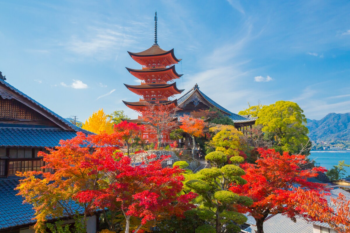 宮島の風景(6)/紅葉も美しい宮島