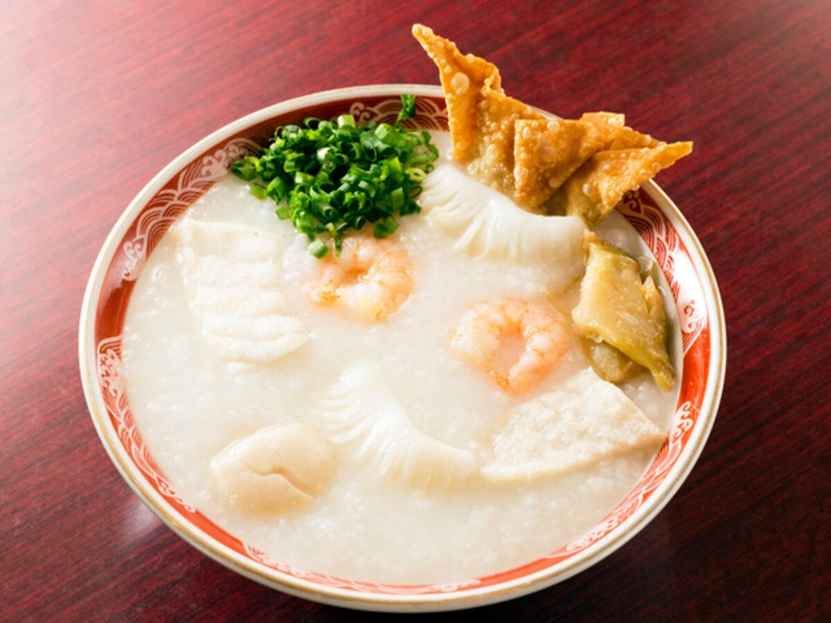 12種類あるお粥のメニューで一番人気があるのが、龍仙粥（750円）。馬さんの店　龍仙は朝7:00からオープンしているので、朝粥にぴったり（撮影：小林恵介）