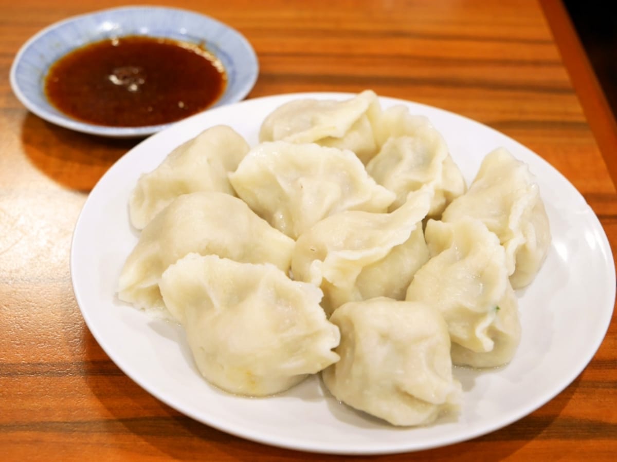 山東「水餃子（10個、700円税別）」（2017年10月14日撮影）