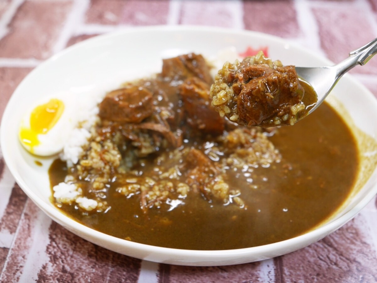 マイルドな辛さの「ビーフカレー（900円税込）」。ほろっと崩れる牛肉がたまりません（2017年8月13日撮影）