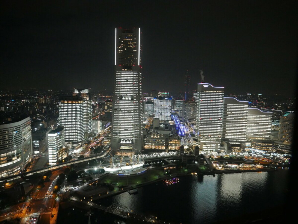 横浜北仲ノット 46階にある無料の展望フロアからの眺め（2021年12月24日撮影）