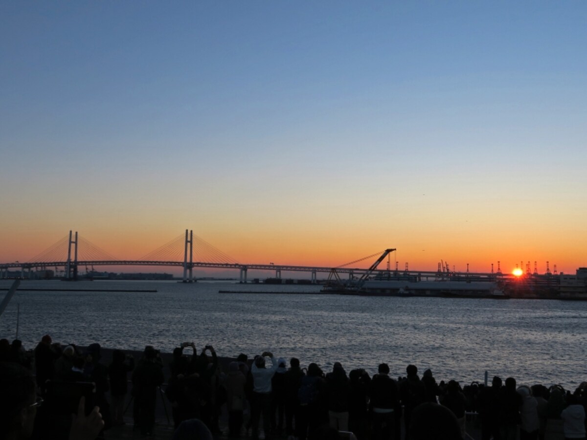 6:50過ぎ、初日の出を拝むことができました（2016年1月1日撮影）