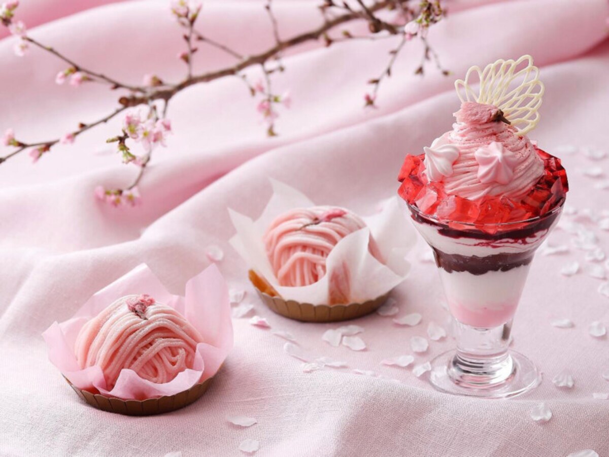 桜モンブラン（847円）、桜パフェ（2299円）※いずれも税込、サ料込（画像提供：ホテルニューグランド）