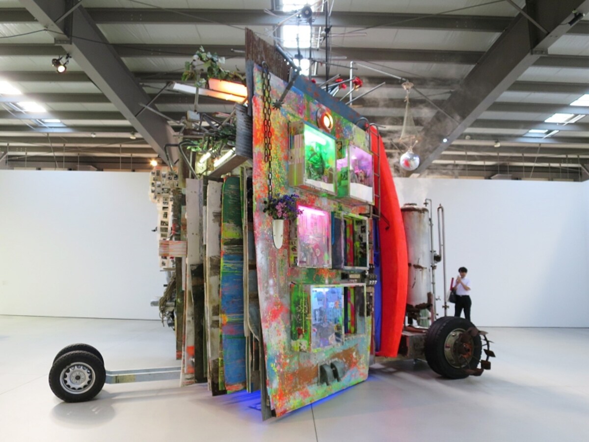 大竹伸朗《網膜屋／記憶濾過小屋》2014