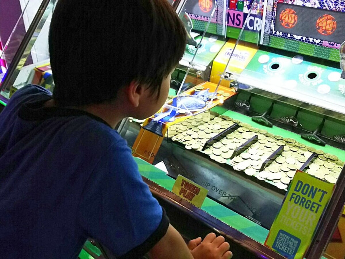 年代問わずみんな大興奮のコイン落とし