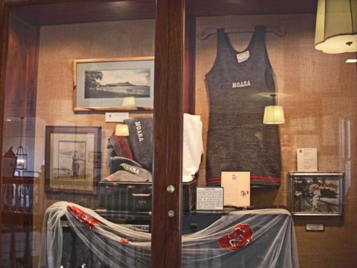 1920～1930年代にホテルが貸し出していた毛糸の「モアナ水着」も展示