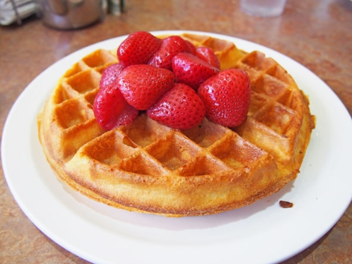 ホイップ抜きでお願いしたイチゴワッフル。サクサクで美味しい