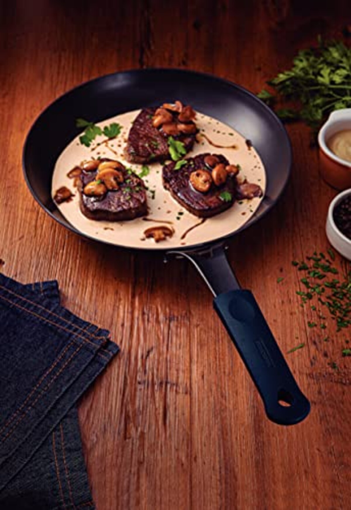  トラモンティーナ プロフェッショナル 鉄 フライパン 22cm IH対応 取り外し シリコンハンドル 耐久性 ギフト ブラジル製 20766/022 TRAMONTINA画像2 