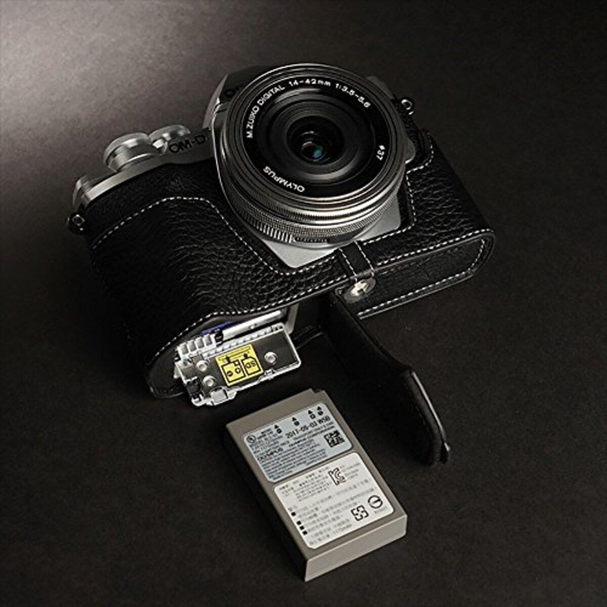  TP Original OLYMPUS OM-D E-M10 Mark III 用 ボディーハーフケース ブラック画像15 