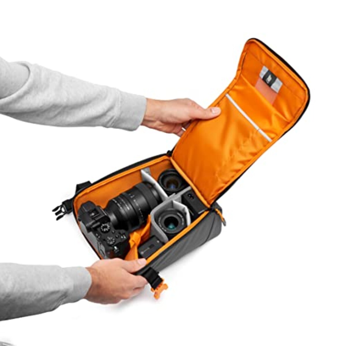  ロープロ(Lowepro) インナーカメラバッグ ギアアップ クリエーターボックス L II GRL サステナブル素材 標準ズームレンズ付ミラーレスカメラ 交換レンズ2本収納 2段階開閉 3,7L LP37348-GRL画像7 