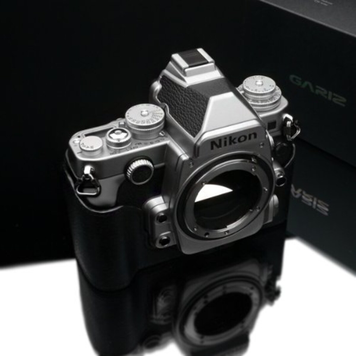  GARIZ Nikon Df用 本革カメラケース Gun Shot Ring付 XS-CHDFBK ブラック画像3 