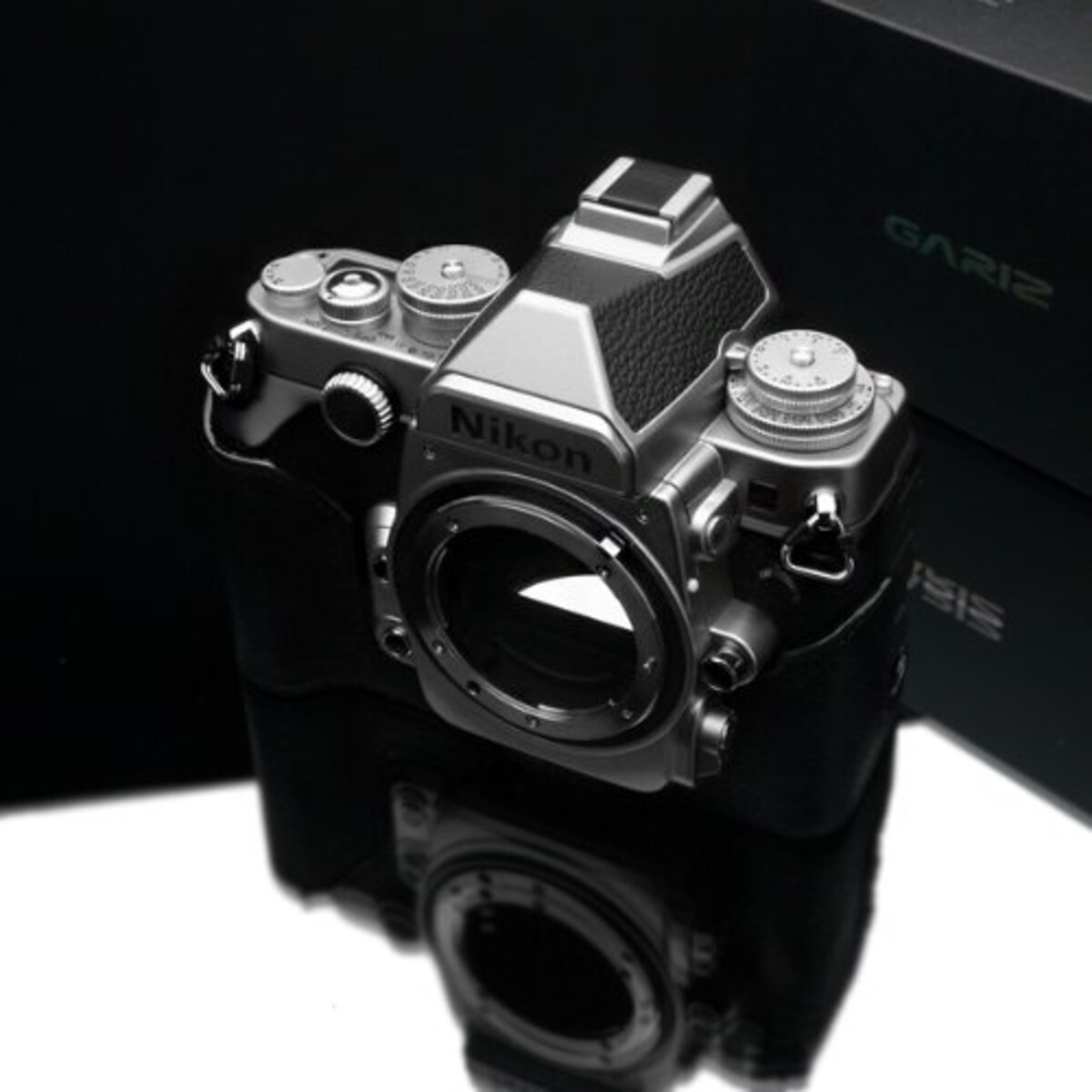  GARIZ Nikon Df用 本革カメラケース Gun Shot Ring付 XS-CHDFBK ブラック画像4 