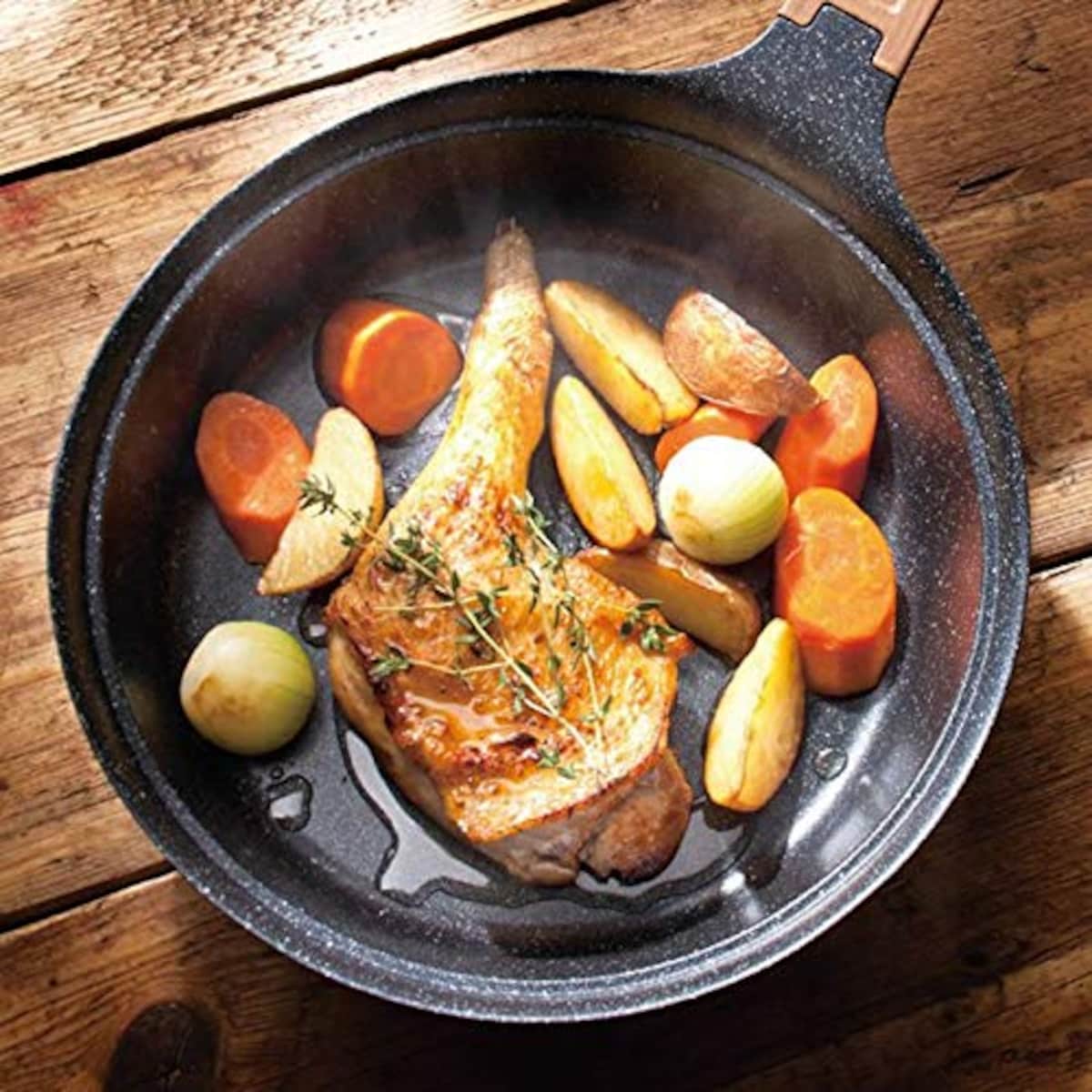  ワンダーシェフ wonderchef フライパン ララミー 24cm ガラス蓋付き IH対応 アルミ鋳物 木目調ハンドル 内面3層+外面1層コーティング フッ素コート 深型 ディープパン LARAMIE YLFP24画像2 