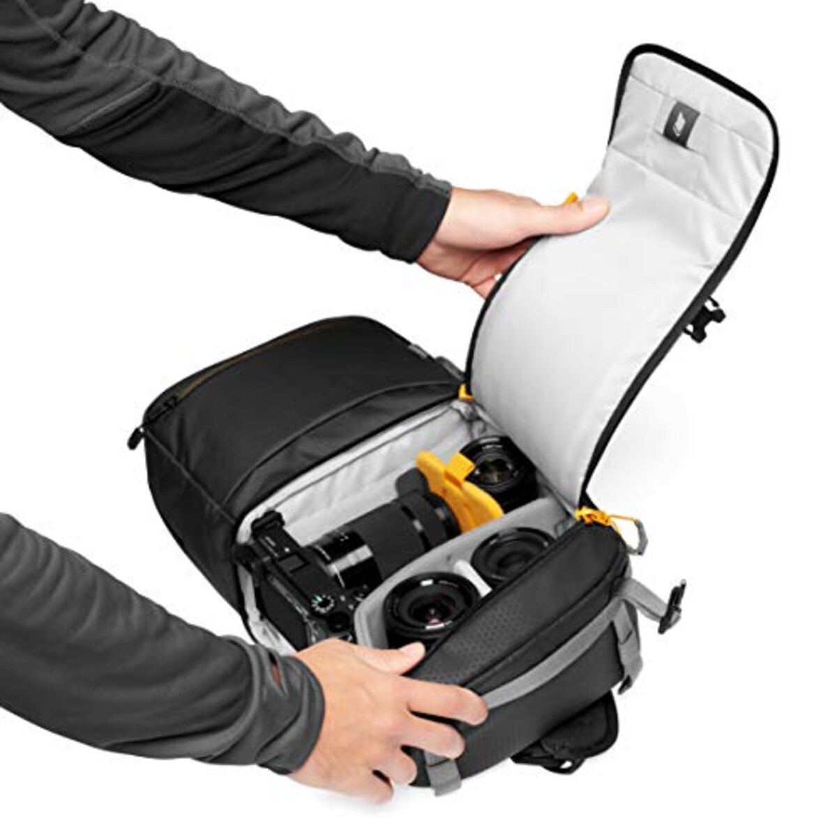  ロープロ(Lowepro) スリングショット SL250AW III バックパック ブラック 13.5L 10インチタブレット収納可能 レインカバー付属 LP37335-PWW画像4 