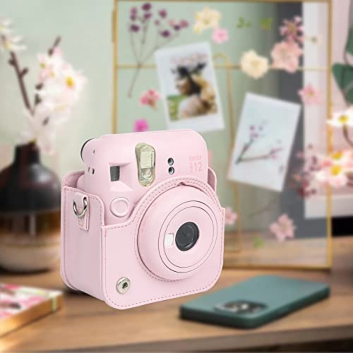  チェキケース instax mini 12用 カメラケース mini12 チェキ カバー Fujifilm チェキ ケース 新モデル 全面保護 傷つけ防止 携帯便利 ショルダーストラップ付き PUレザー (ピンク)画像7 