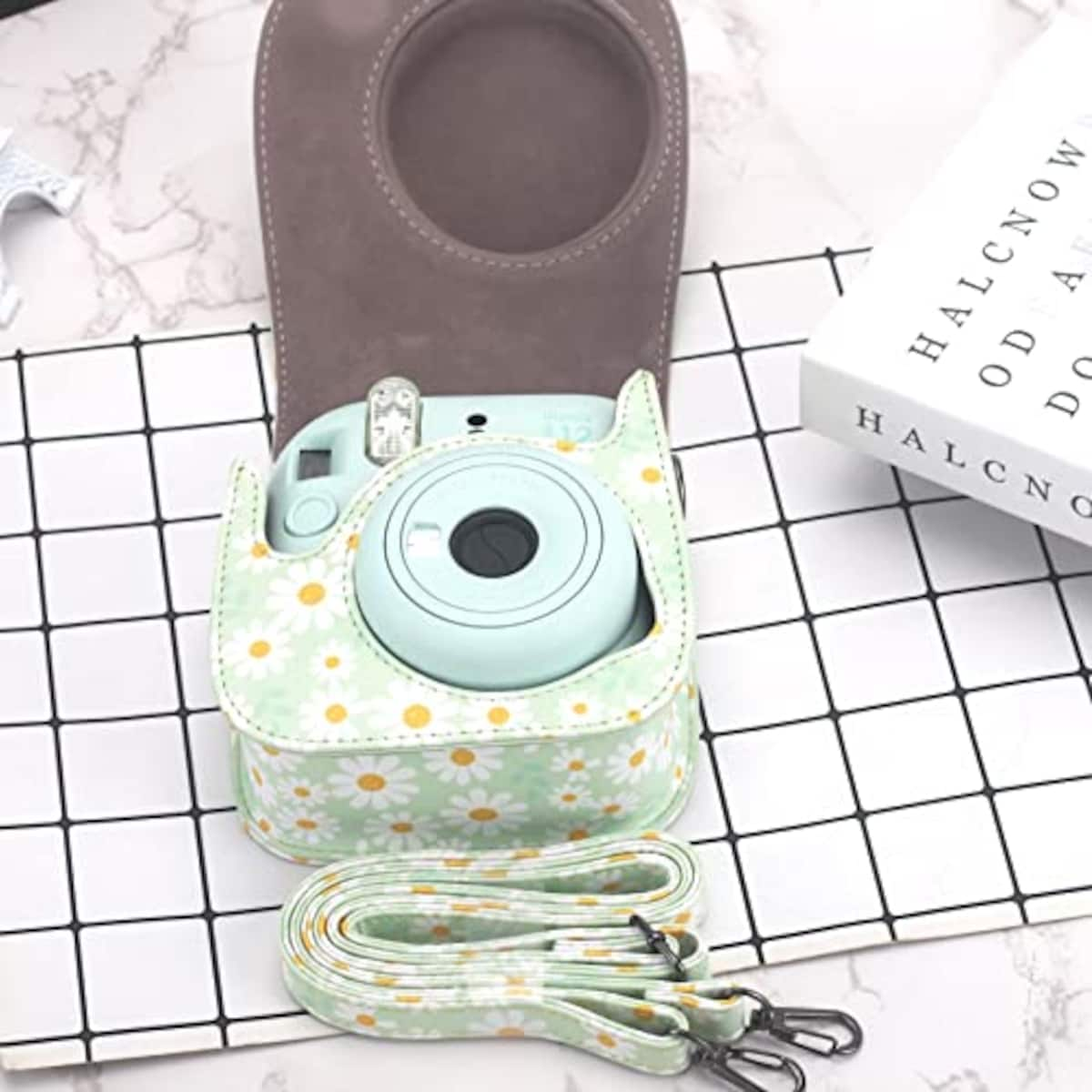  富士フィルム チェキ ケース instax mini 8/9/11/12 カメラケース INS MINI 8/9/11/12 CAMERA CASE PUレザー 保護 調節可能 ショルダーストラップ付き(グリーンデイジー)画像5 