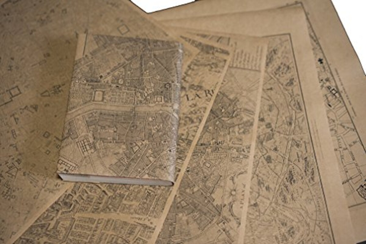 紙製ブックカバー パリ古地図