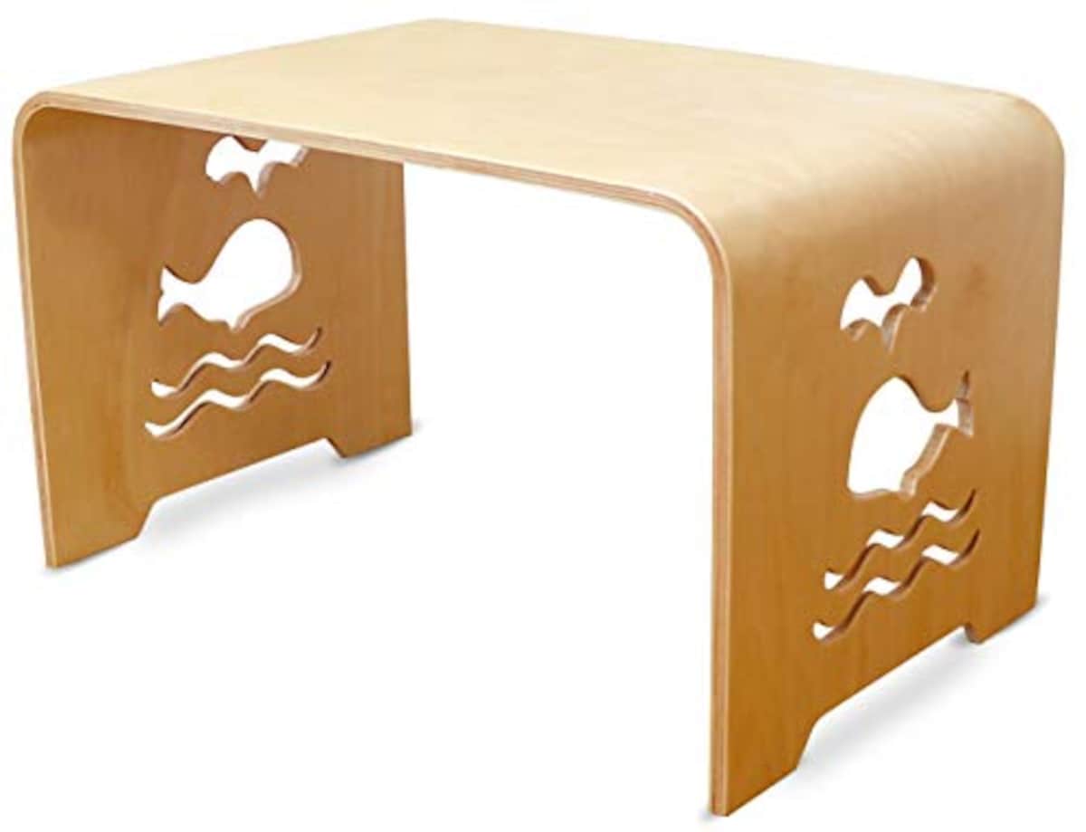 大きめな子供用木製テーブル画像