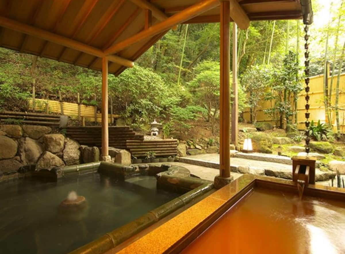 A Guide to Onsen Water Types | All About Japan