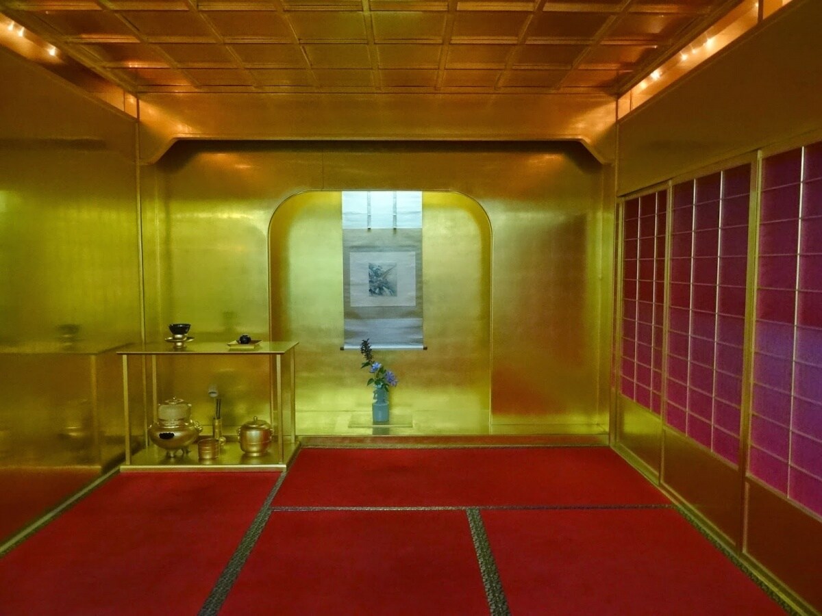 5 Secrets of Kanazawa's Golden Toilet | All About Japan