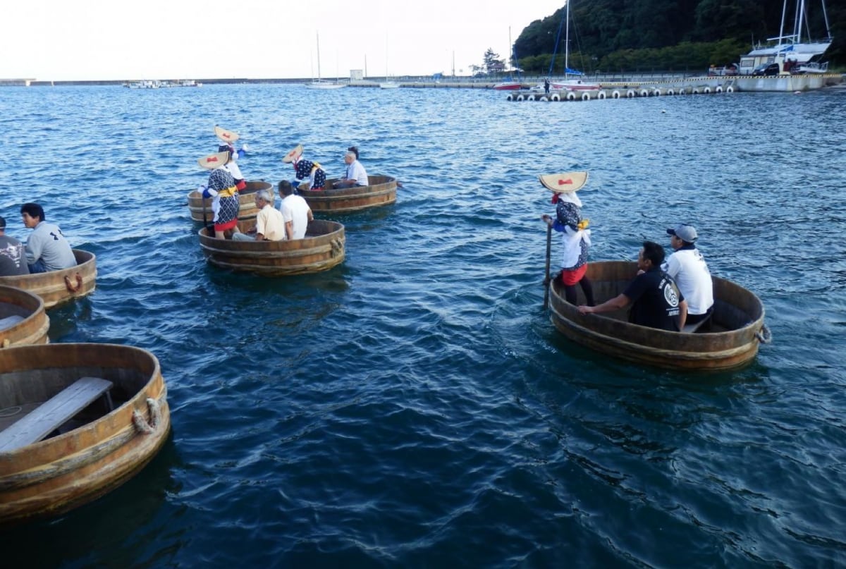 A 'tarai' Boat Experience On Sado Island 