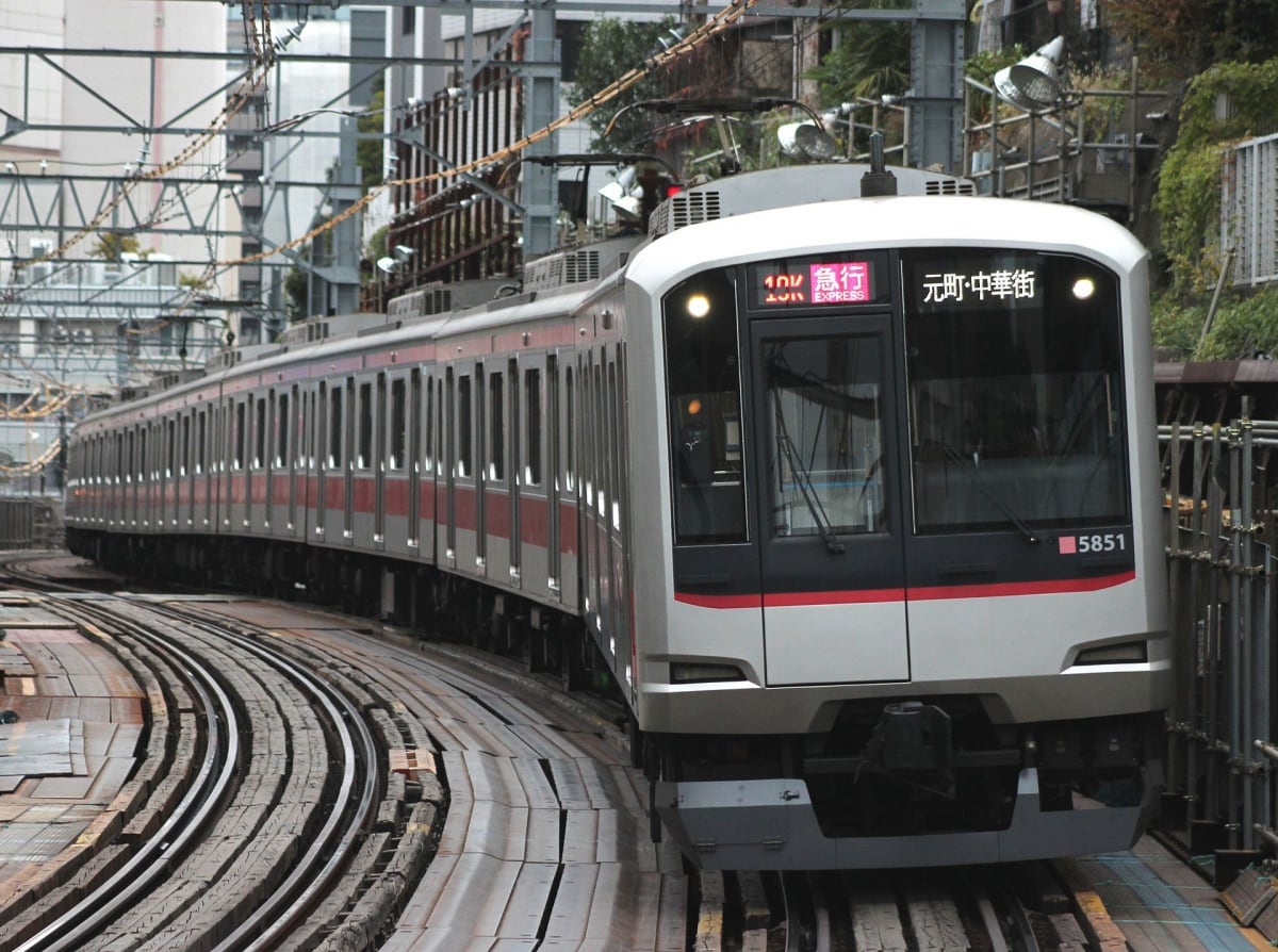 3. รถไฟสาย Toyoko มีชื่อมาจาก Tokyo และ Yokohama