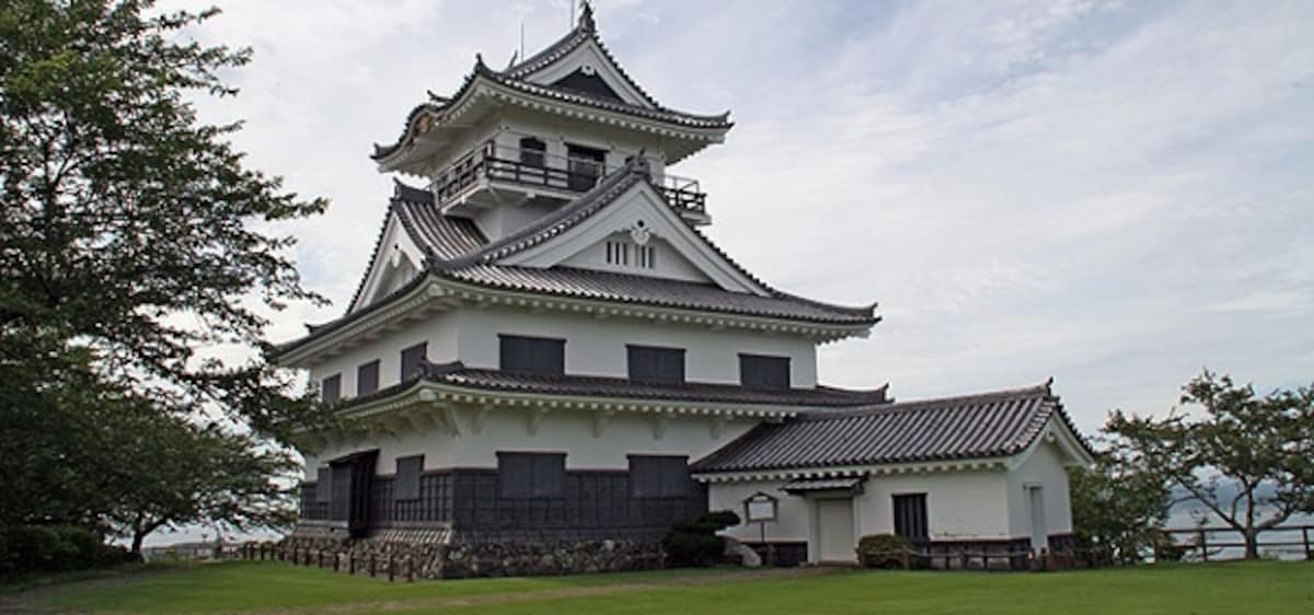 7. ปราสาท Tateyama (เมือง Tateyama)